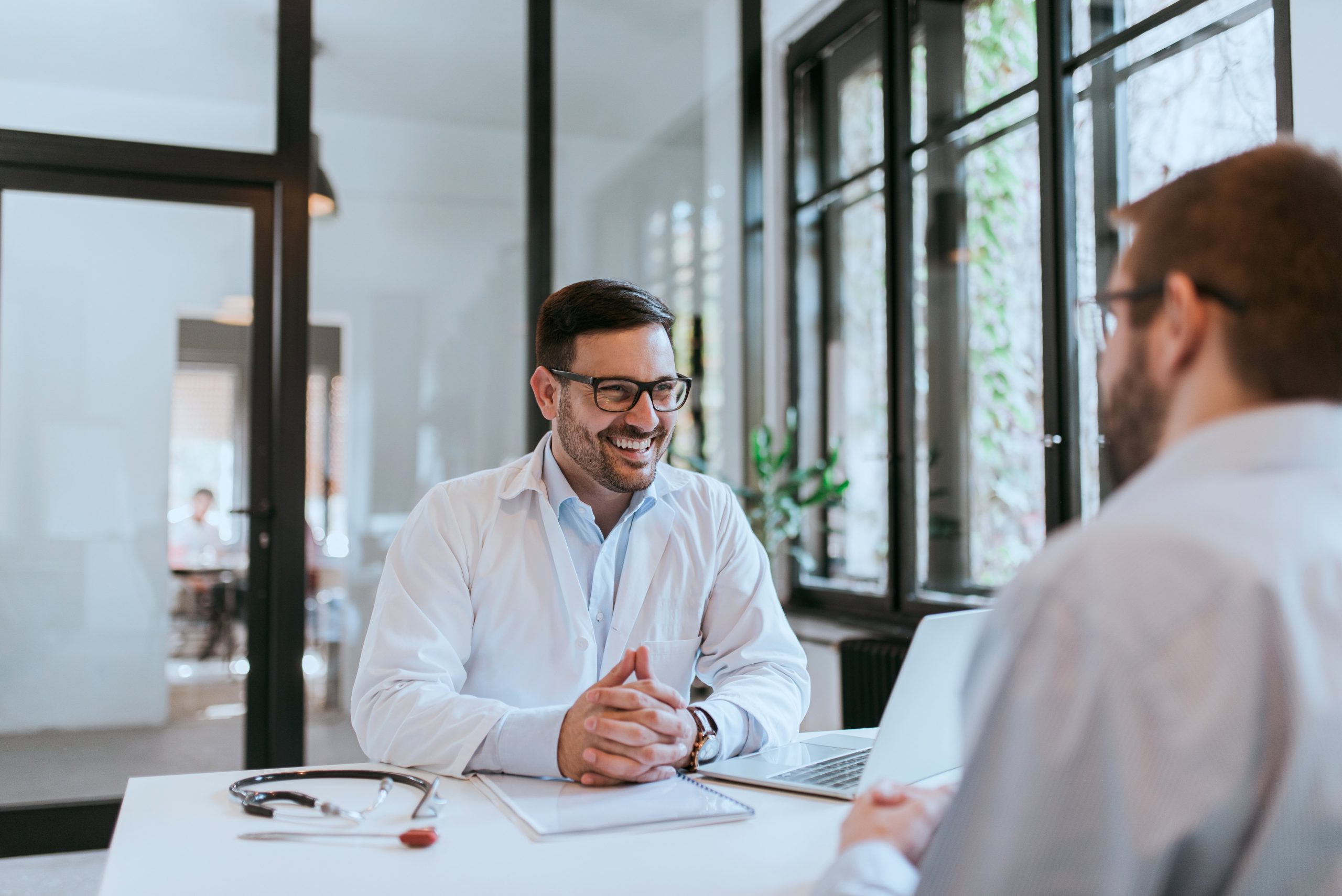 Foto de Médico del post Pruebas de VIH entender la diferencia